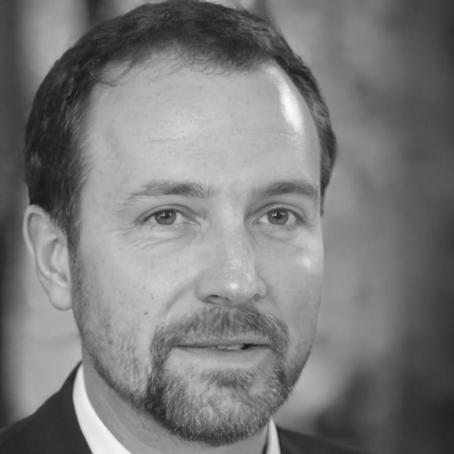 Kristoff Valderon, Senior Financial Analyst